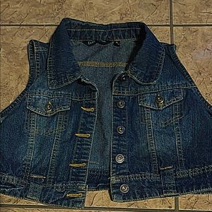 Blue Jean Jacket 🤩 70% Cotton 30% Poly!